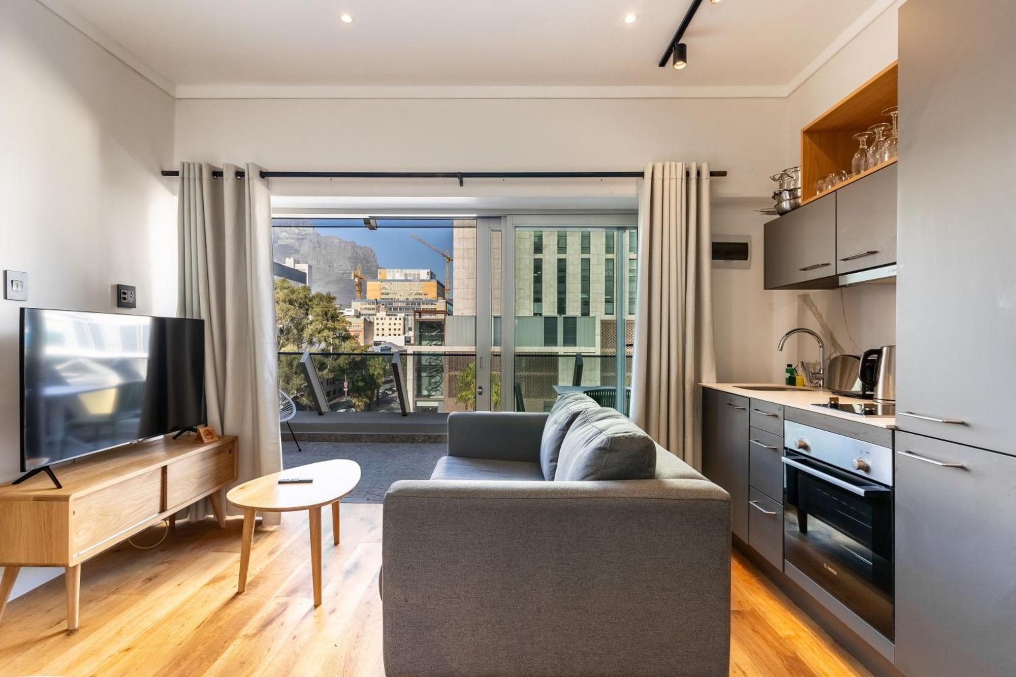 Apartment Barracks 414: Centre Aprt With Balcony
